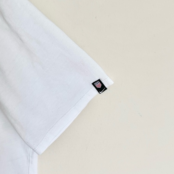 Nike US National Soccer Team Squad USA White T Shirt Men’s Medium Athletic Cut - Picture 8 of 14